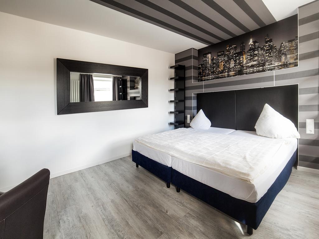 Sl'Otel Budget Бернбург Номер фото