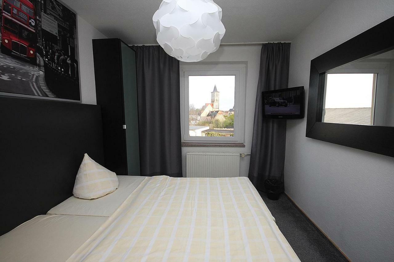 Sl'Otel Budget Бернбург Экстерьер фото